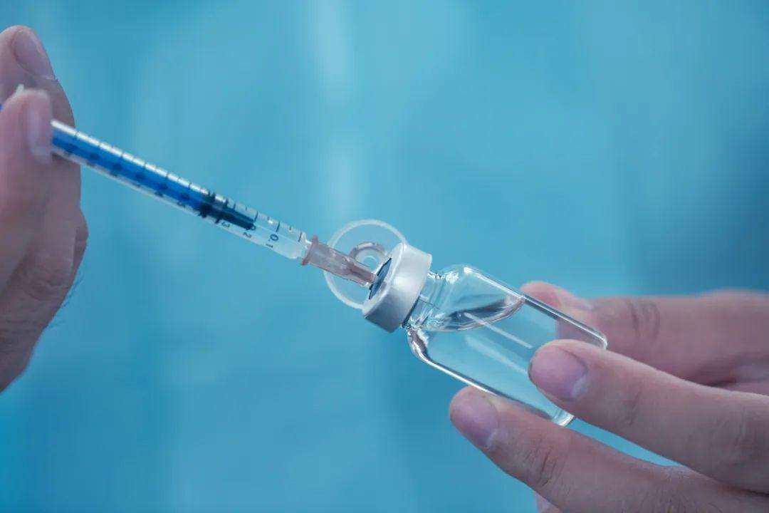 打了新冠疫苗還要戴口罩嗎？